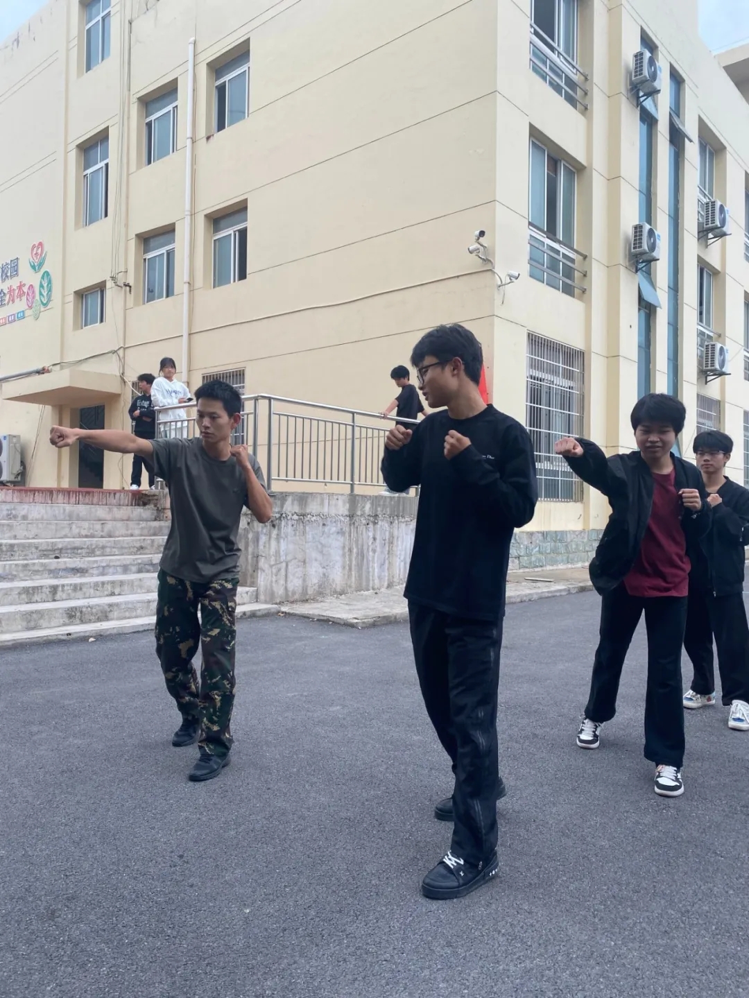 154208102.jpg 640.webp (11).jpg