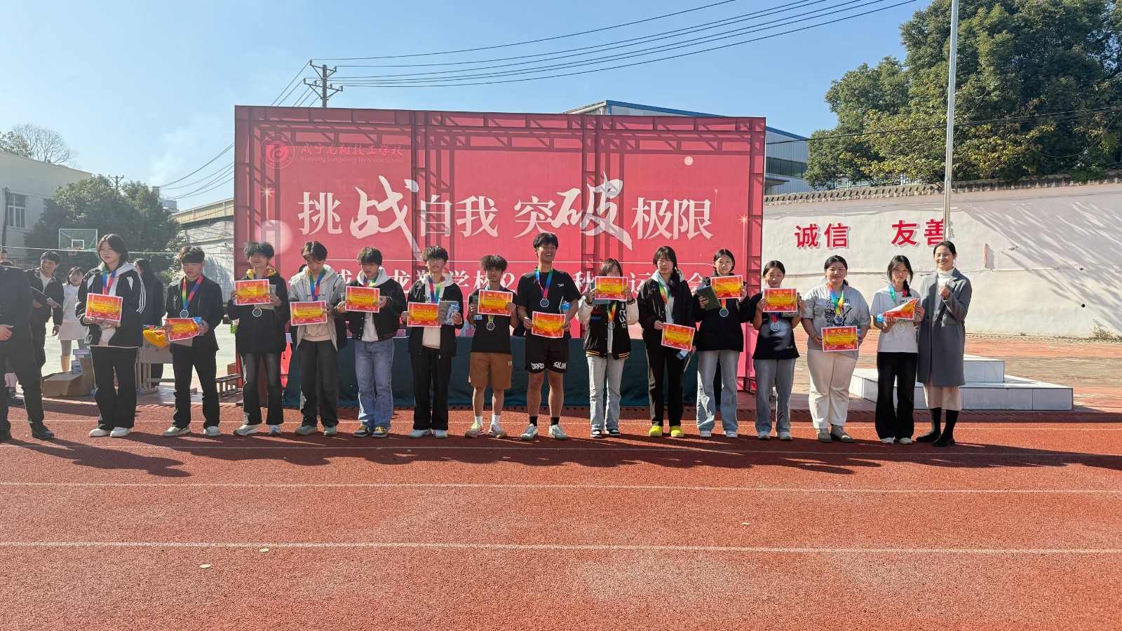 110940328.jpg 11291425_05.jpg